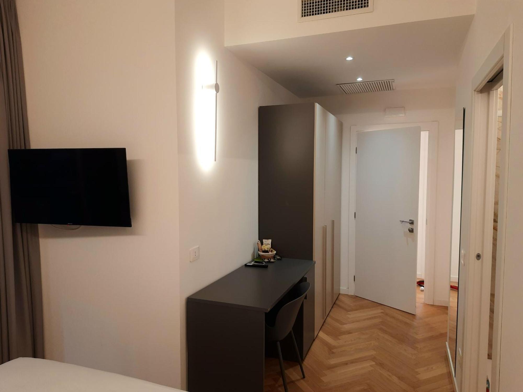 Mako Suites - Centro E Stazione Monza Rom bilde
