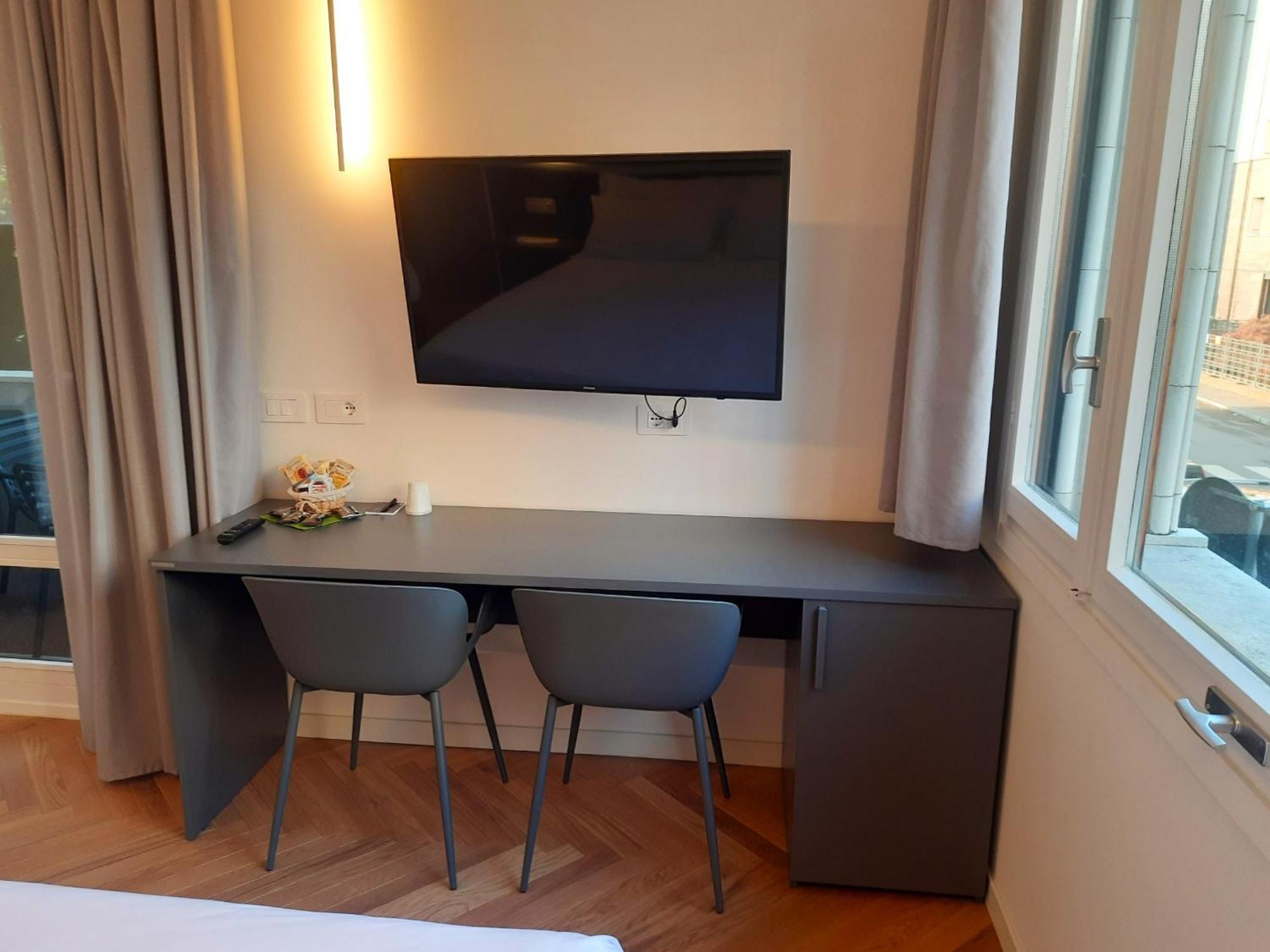 Mako Suites - Centro E Stazione Monza Eksteriør bilde
